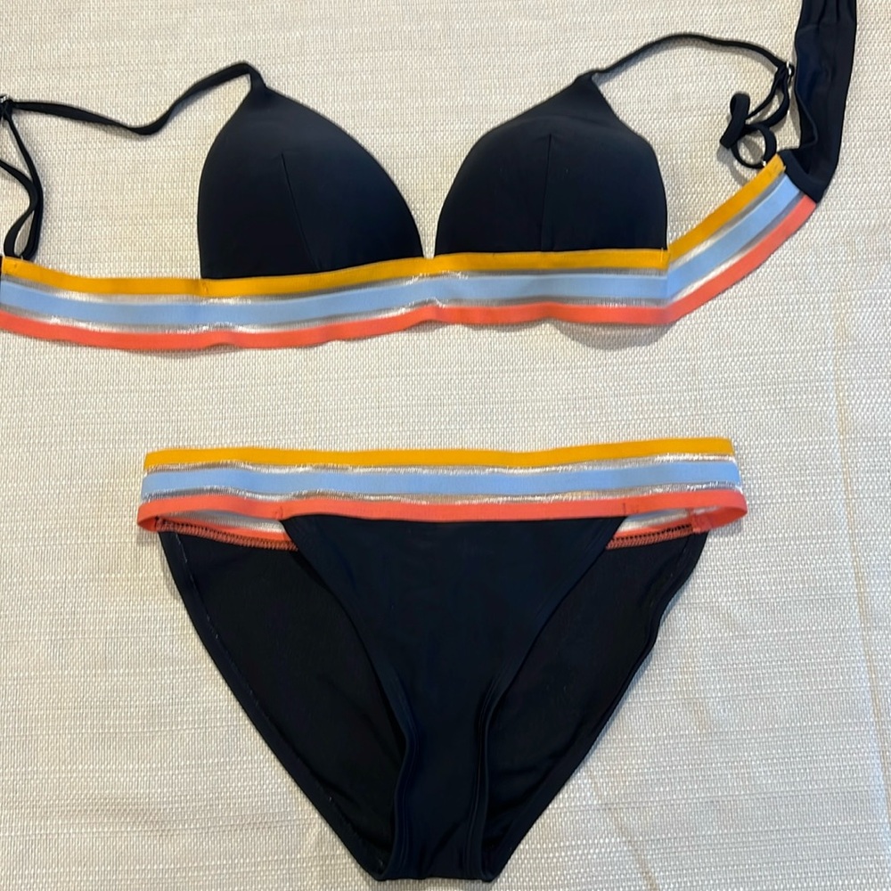 Hula Honey Black Bikini 2PC Medium NWOT